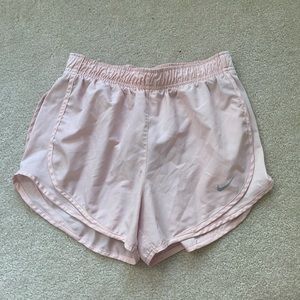 Nike Women's Tempo Dry Core 3'' Running Shorts - Peach